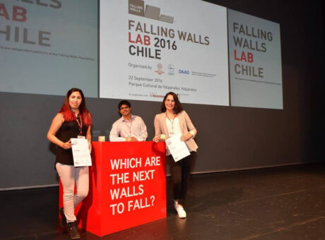 Imagen de monitores en evento de Falling Walls Lab 2016